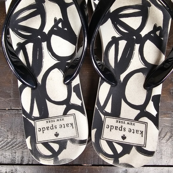 Kate Spade White Black Glasses Pattern Flip Flop Thong Sandals Size Small 5-6 - Picture 3 of 10